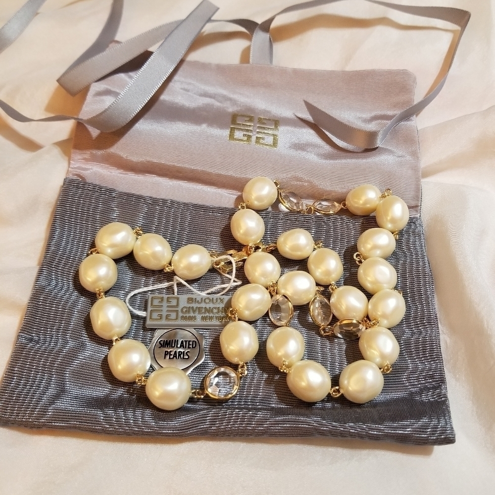 GIVENCHY PARIS NY Tagged Orig Bag Necklace - Picture 6 of 8